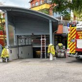 Unfall an Tiefgarage: Auto rammt Tor