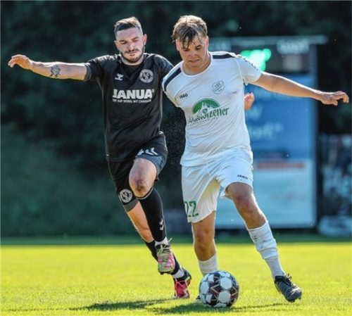 Der TSV Siegsdorf um Fabian Furch (rechts) ist weiter Tabellenletzter. Foto Weitz
