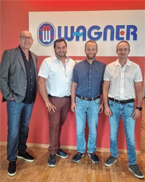 Die Firma Ernst Wagner GmbH Heizung Sanitär erweitert die Geschäftsführung: Alexander Wagner, Nicolas Born und Bernhard Summerer (von rechts) führen das Unternehmen in die Zukunft. Robert Resch (ganz links) scheidet gegen Ende des Jahres auf eigenen Wunsch aus der Geschäftsführung aus.