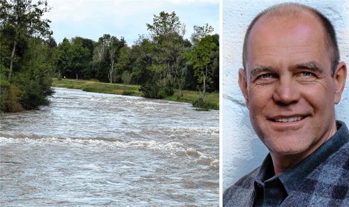 Die Mangfall am Sonntag bei Feldolling. Zu Auswirkungen auf den Pegelstand des Flusses durch den anhaltenden Regen hat sich am Montag Andreas Holderer, stellvertretender Leiter des Wasserwirtschaftsamtes Rosenheim, geäußert. Foto  Merk, re