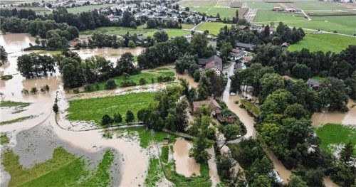 Die Ortschaft Oberkaltbrunn traf es gewaltig: Der anliegende Kaltenbach und der Engergraben liefen über und sorgten für herbe Überschwemmungen im Dorf.