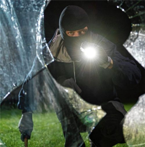 Die Polizei gibt Tipps zum richtigen Einbruchschutz. Foto Daniel Maurer (dpa)