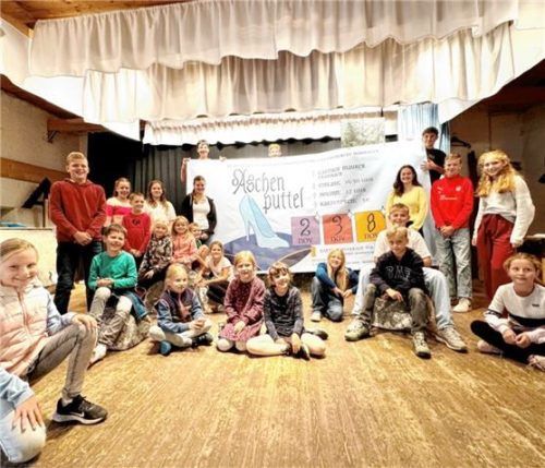 Eindrücke von den Grainbacher Jugend-Theaterproben.