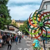 Bunte Waren und kulinarische Köstlichkeiten