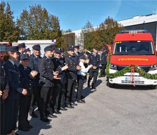 Groß war die Freude bei den Nicklheimer Feuerwehrlern. Jetzt kommen mehr Kräfte zu den Einsatzorten. Fotos Ruprecht