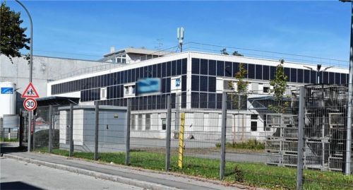 In der Äußeren Oberaustraße ist es am Dienstag zu einem Brand in diesem metallverarbeitenden Betrieb gekommen. Foto Schlecker