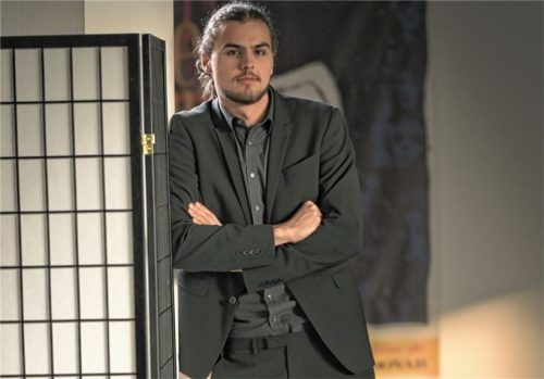 Jonathan Specht spielt den Verleger Peter.Foto binder