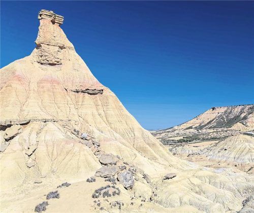 Karge Landschaft: Die Felsformation Castelditierra in den Bardenas Reales sticht hervor. Fotos Michael Soltys