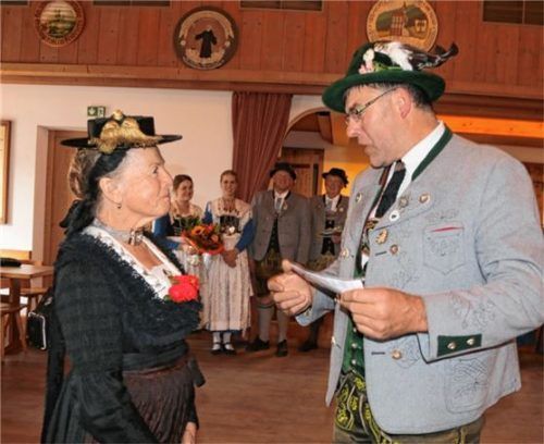 Kathi Leitner-Klein aus Altenbeuern wird ebenfalls für 60 Jahre Mitgliedschaft geehrt.Foto Schwitteck