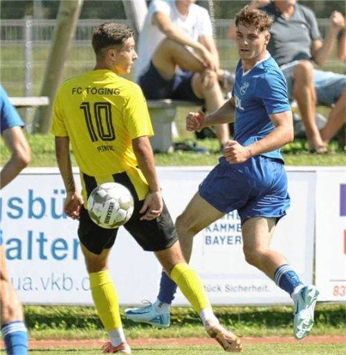 Keine Aussicht auf Tore: Tögings Topscorer Ivo Petrovic (links) und sein Team gingen leer aus. Foto mb.presse - btz