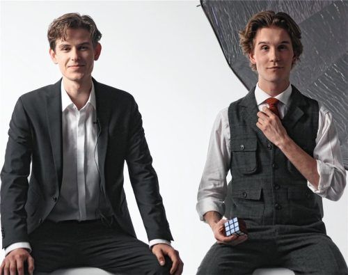 Magisches Duo: Pianist und Komponist Sascha Momberg (21) aus Rosenheim und Zauberkünstler Pablo Krause (21) aus Törwang. Foto Bylchynski