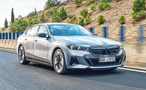Mit der Kraft der zwei Motoren: Der allradgetriebene vollelektrische BMW i5 M60 ist mit einer Leistung von 601 PS und einem maximalen Drehmoment von 795 Nm sportlich unterwegs. Foto BMW