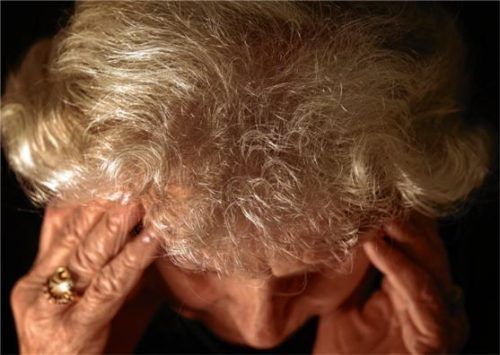 Nur Vergesslichkeit oder schon Demenz? Beim dritten Wasserburger Demenznachmittag stehen Diagnostik von Demenz, Behandlung und Vorbeugung im Fokus. Foto dpa