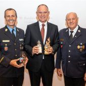Feuerwehrler bedanken sich bei österreichischem Innenministerium
