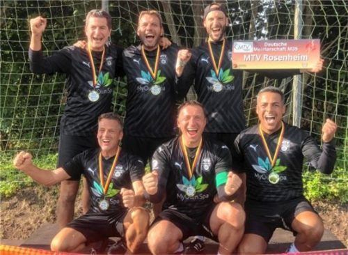 Rosenheims siegreiches Team: Christian Weiß, Marcel Hebling, Günter Ortmeier, Steve Schmutzler, Colin Bäßler, Abdilaziz Lamharraf (von links).Foto re