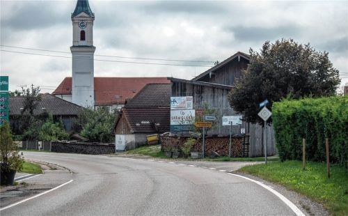 Schönau soll im Jahr 2025 eine Querungshilfe bekommen, die zusammen mit der Staatsstraßensanierung gebaut wird.