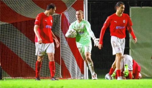 Torwart Alexander Kuile hielt den TSV Wasserburg lange im Spiel.Foto mb.presse