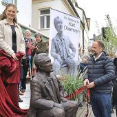 Denkmal für Karl Obermayr enthüllt