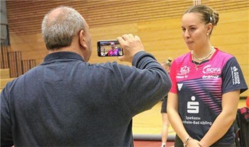 Annett Kaufmann beim Video-Interview mit OVB-Sportredakteur Thomas Neumeier.Foto Gerhard Erlich