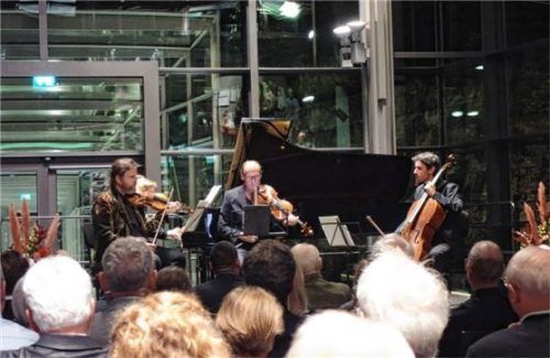 Auf der Bühne: (von links) Alexander Janiczek (Violine), Silke Avenhaus (Klavier), Johannes Erkes (Bratsche) und Philip Higham (Violoncello).Foto füchtner