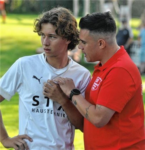„Aus der Schusslinie nehmen“: Marco Luberto (rechts) ist nicht mehr Trainer beim SV Westerndorf.Foto Obermaier