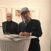 Baumriesen in monatelanger Feinarbeit gezeichnet