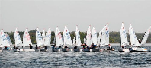 Beim Bernauer Segelclub werden über 100 Jüngstenboote Optimist starten.Foto Niessen