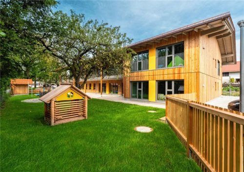 Beim Neubau wurde großer Wert darauf gelegt, den alten Baumbestand zu erhalten. Foto Kirchner