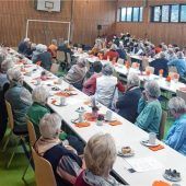 Gigantisches Kuchenbuffet für die Senioren