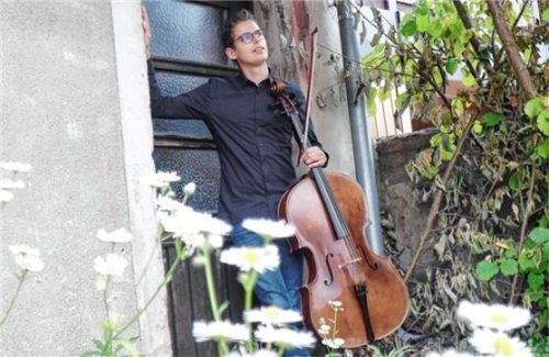 Cellist Christoph Steiner-Heinlein ist am Samstag, 12. Oktober, in der Christuskirche zu Gast. Foto re
