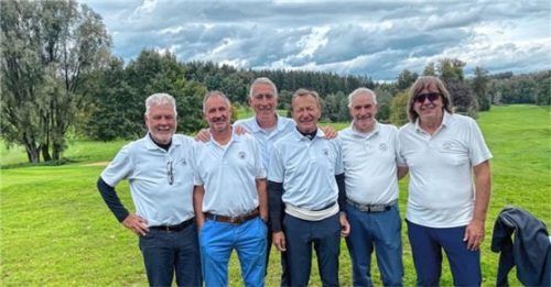 Chiemings Golf-Aufstiegsmannschaft der H65 (von links): Günther Legler, Hannes Matschke, Muck Bauer, Sepp Stinn, Reiner Hoffmann und Michael Huber. Foto Kas