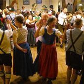 Oberlauser Tanzlmusi begeistert beim Erntetanzl