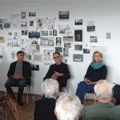 Zwischen Angst und Satire