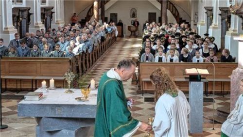 Der Gottesdienst beim Jahrtag war gut besucht. Foto re