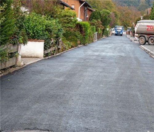 Der östliche Teil der Schulstraße ist jetzt saniert worden.

Foto merk