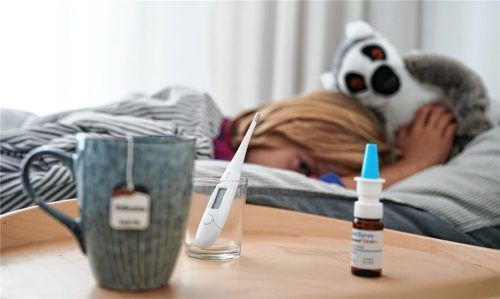 Derzeit häufen sich Atemwegsinfekte und Lungenentzündungen bei Kindern, die durch Mykoplasmen verursacht werden. Weil die Symptome auch anderen Atemwegserkrankungen ähneln und eine durch Mykoplasmen ausgelöste Erkrankung schleichend beginnt, wird sie manchmal nicht sofort erkannt. Foto dpa