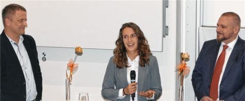 Die „Alumni, (von links) Markus Fischer, Jana Unterreiner und Andreas Duschl, berichteten über ihre Studienzeit. Foto Schubert