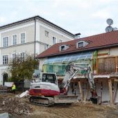 Der Bagger rollt an der Musikschule