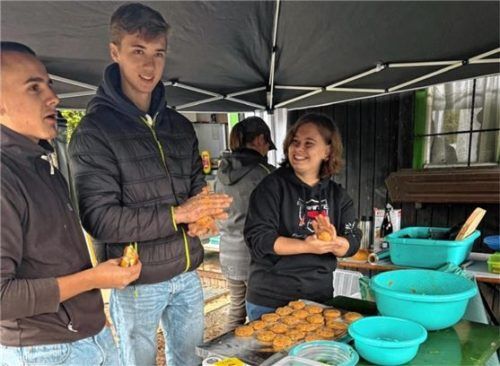 Die Jungfischer hatten sichtlich Spaß beim Kochen. Fotos re