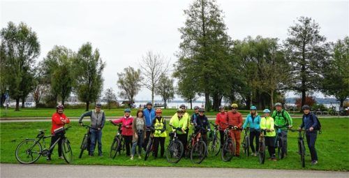 Die Teilnehmer der Tourenleiter-Ausbildung sind bereit.Foto Chiemsee-Alpenland Tourismus