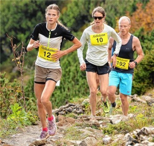 Eben hat die neue Siegerin Julia Ehrle (12) die Rekordgewinnerin Andrea Mayr (10) überholt.Foto Hans Weitz