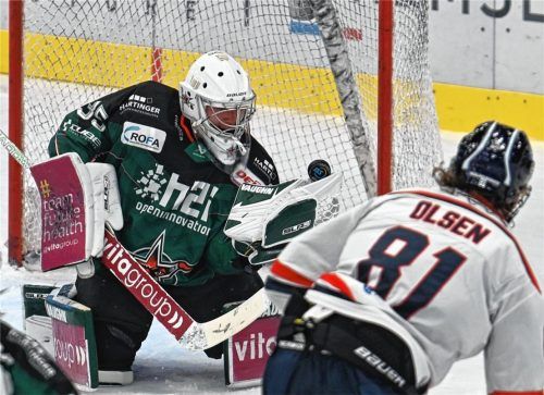 Er ist die Mauer im Starbulls-Tor: Oskar Autio ließ in Selb und gegen Kassel nur drei Gegentore zu.Foto Hans-Jürgen Ziegler