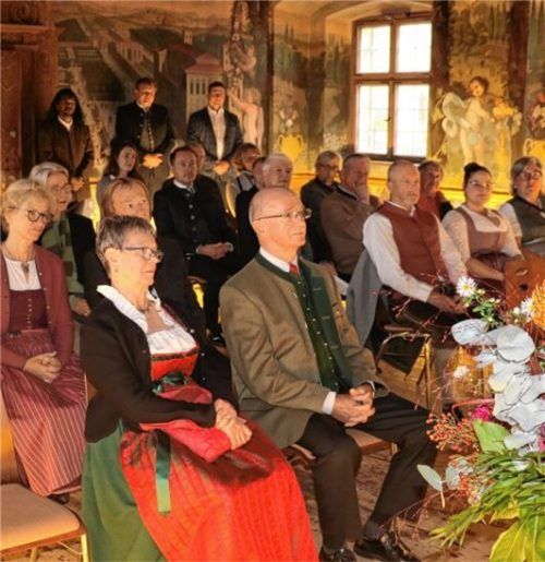 Feierstunde im Laubensaal des Schlosses Hohenaschau – erste Reihe Wolfgang und Renate Bude.Foto Rehberg