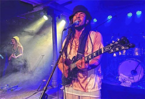 Frontmann Lenny von Unlimited Culture hatte das Publikum schnell auf seiner Seite. Foto esser