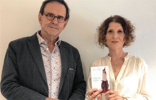 Hannah Zitzmann aus Albaching und Dr. Andreas Belwe aus München treten mit ihrem Bühnenstück zum Buch über Kafka am 19. Oktober im Wasserburger Gimplkeller auf. Foto Duczek
