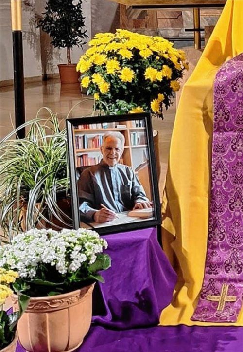 In der Oberaudorfer Pfarrkirche wurde Abschied von Geistlichem Rat Pater Walter Hartmann genommen.Foto Musik