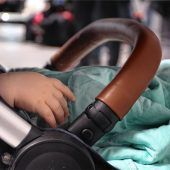 Kleinkind in Klinik abgestellt