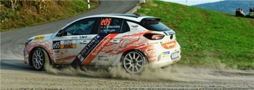 Johannes Wittenbeck mit seinem Beifahrer Maximilian Kug- ler bei der Central European Rally. Foto Dörrenbacher