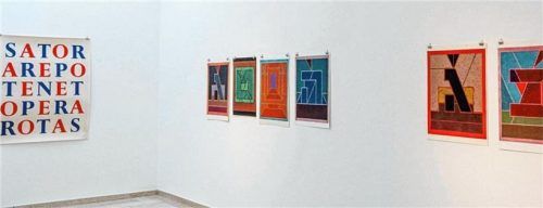 „Josua Reichert. Poesie der Buchstaben“, ein Eindruck von der Hängung in Saal 8 der städtischen Galerie. Foto Weiand