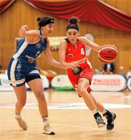 Kathleen Hill (rechts) und der TSV Wasserburg wollen gegen Mainz ihre Siegersserie ausbauen.Foto Mühlhofer